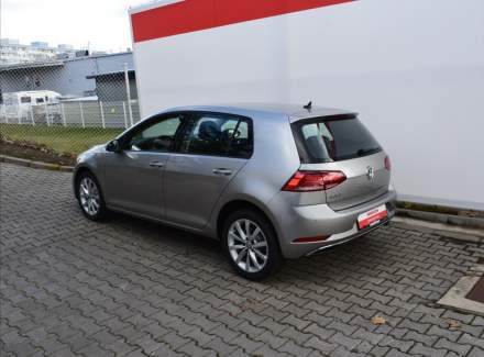 Volkswagen - Golf