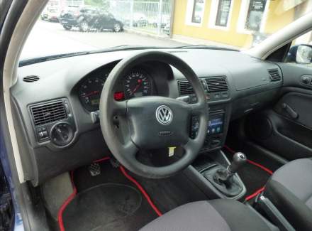 Volkswagen - Golf