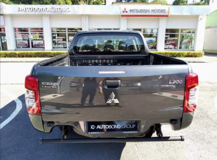 Mitsubishi - L 200