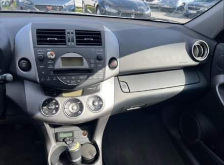 Toyota - RAV 4