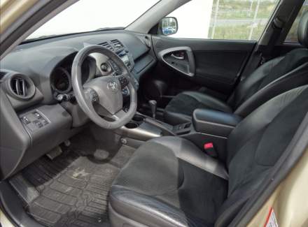 Toyota - RAV 4