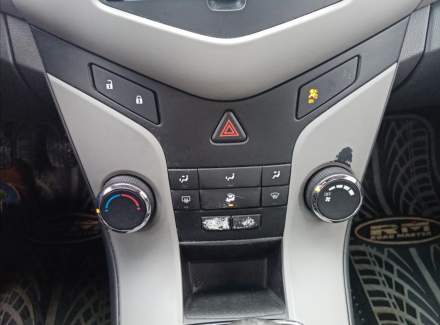 Chevrolet - Cruze