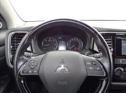 Mitsubishi - Outlander