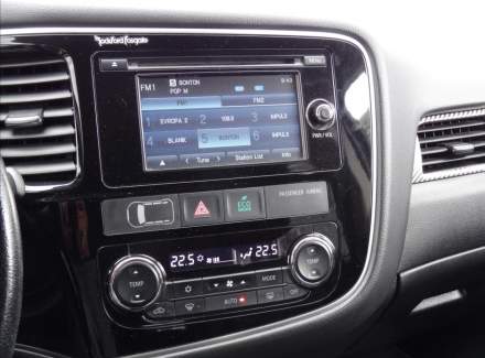 Mitsubishi - Outlander