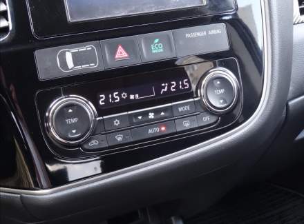 Mitsubishi - Outlander