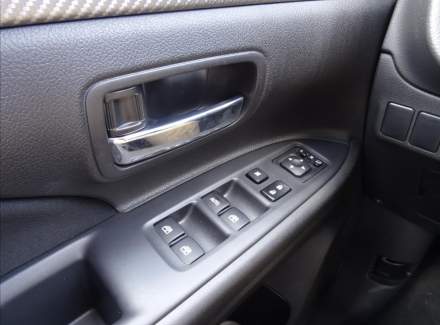 Mitsubishi - Outlander