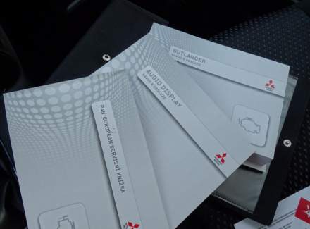 Mitsubishi - Outlander