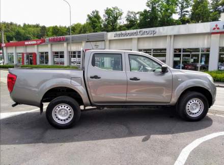Nissan - Navara
