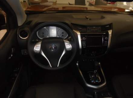 Nissan - Navara