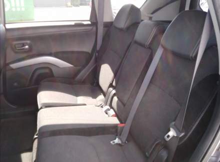 Mitsubishi - Outlander