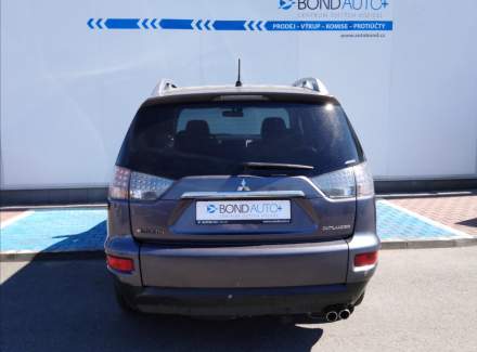 Mitsubishi - Outlander