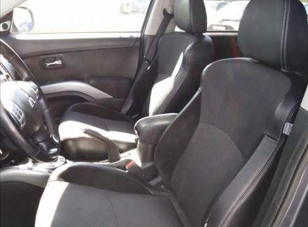 Mitsubishi - Outlander