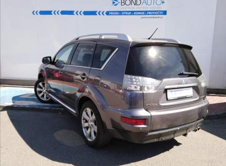 Mitsubishi - Outlander