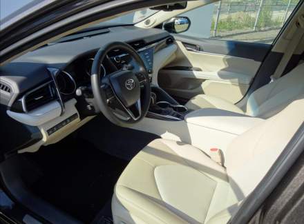 Toyota - Camry