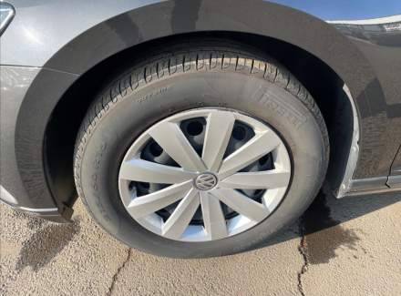 Volkswagen - Passat