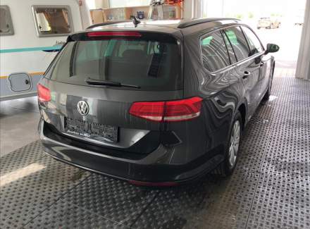 Volkswagen - Passat