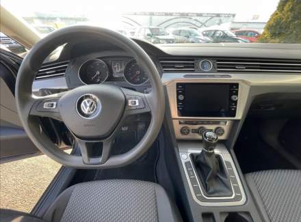 Volkswagen - Passat