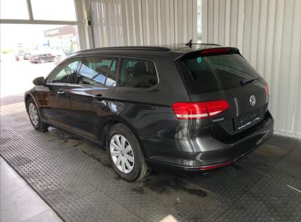 Volkswagen - Passat