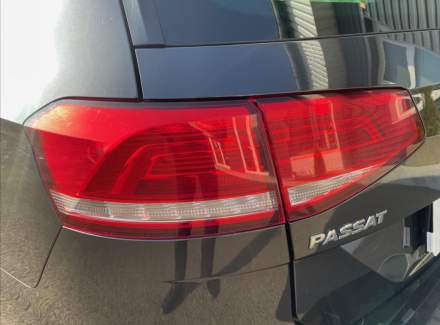 Volkswagen - Passat