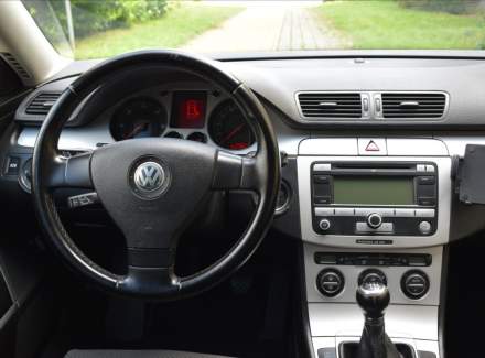 Volkswagen - Passat