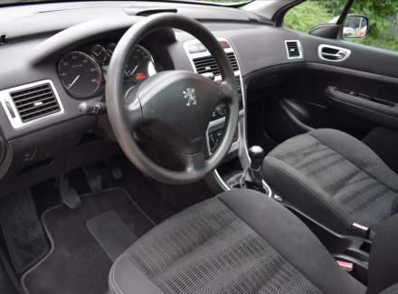 Peugeot - 307