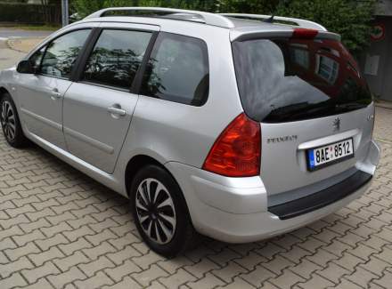 Peugeot - 307