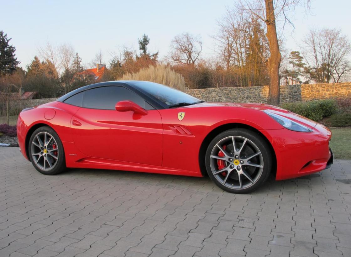 Ferrari - California