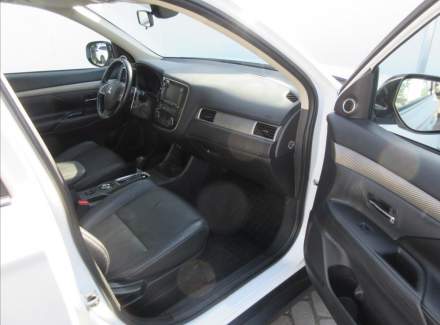 Mitsubishi - Outlander