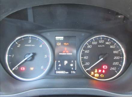 Mitsubishi - Outlander