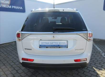 Mitsubishi - Outlander