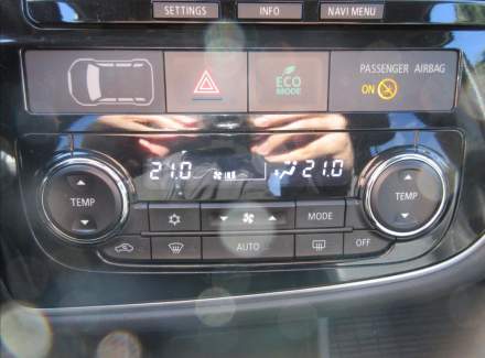 Mitsubishi - Outlander