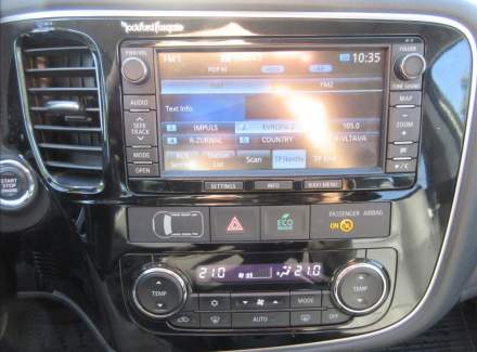 Mitsubishi - Outlander