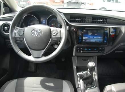 Toyota - Auris